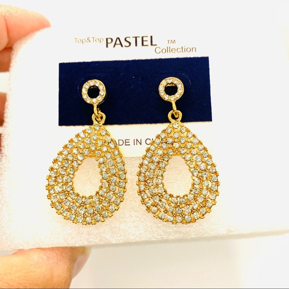 Earrings Crystal Tear Drop. Pierced - Picture 8 of 8